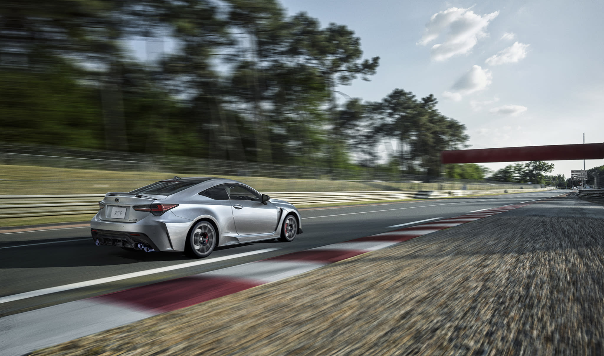 Lexus sends off V8-powered RC F with Final Edition model